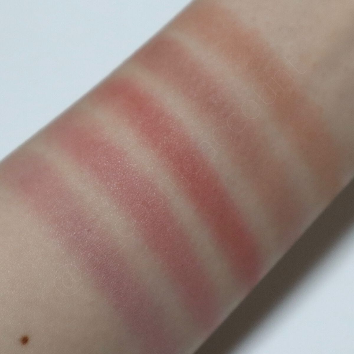 モノアイシャドウ/Laka/単色アイシャドウを使ったクチコミ（3枚目）