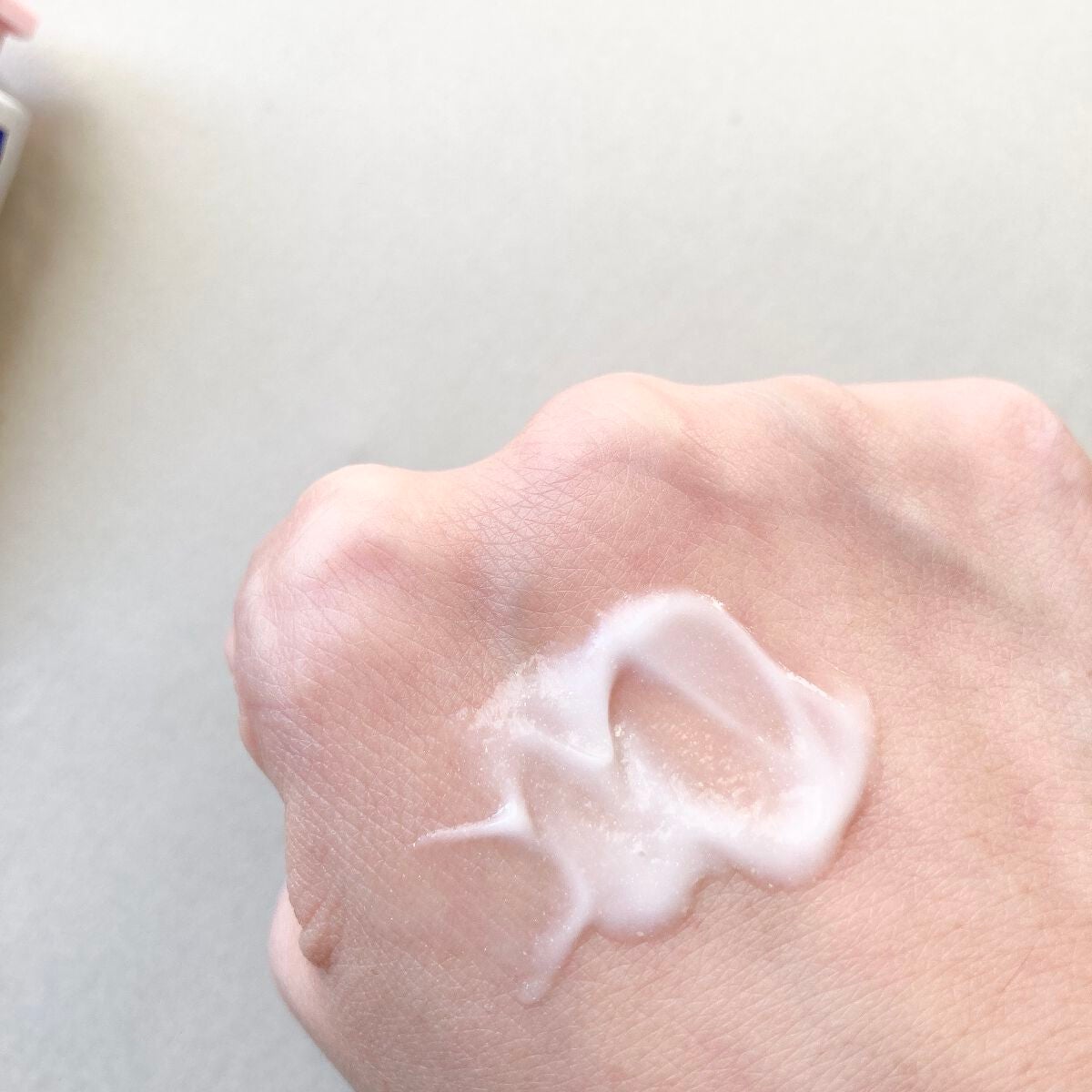 サクラサボン ハンドクリーム/L'OCCITANE/ハンドクリームを使ったクチコミ(2枚目)