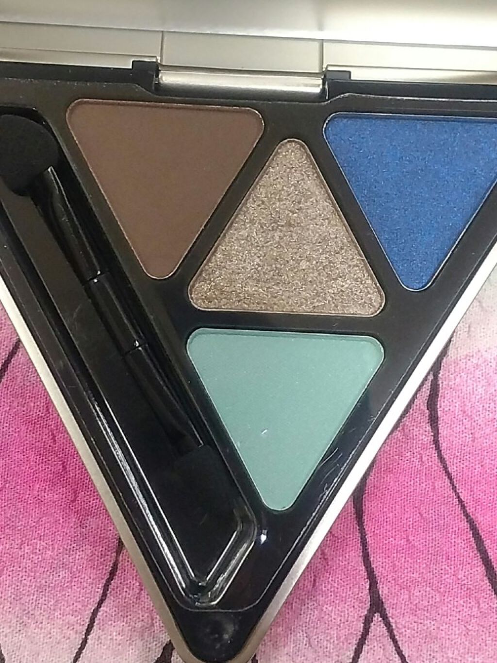 バレンタインボックス/VAVI MELLO/アイシャドウパレットを使ったクチコミ(5枚目)