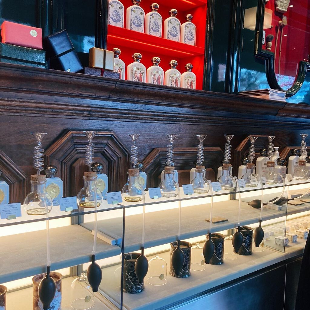 ユイル・アンティーク ローズ・ドゥ・ダマス/オフィシーヌ・ユニヴェルセル・ビュリー/ボディオイルを使ったクチコミ（2枚目）