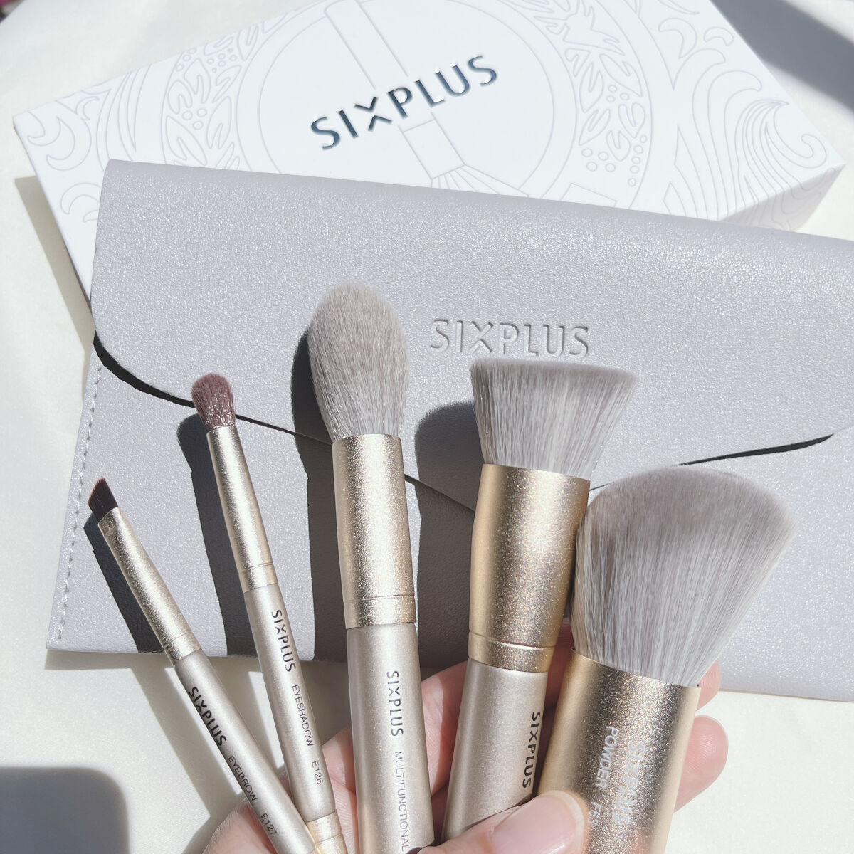 SIXPLUS 携帯用 メイクブラシ5本セット Playシリーズ/SIXPLUS/メイクブラシを使ったクチコミ（1枚目）