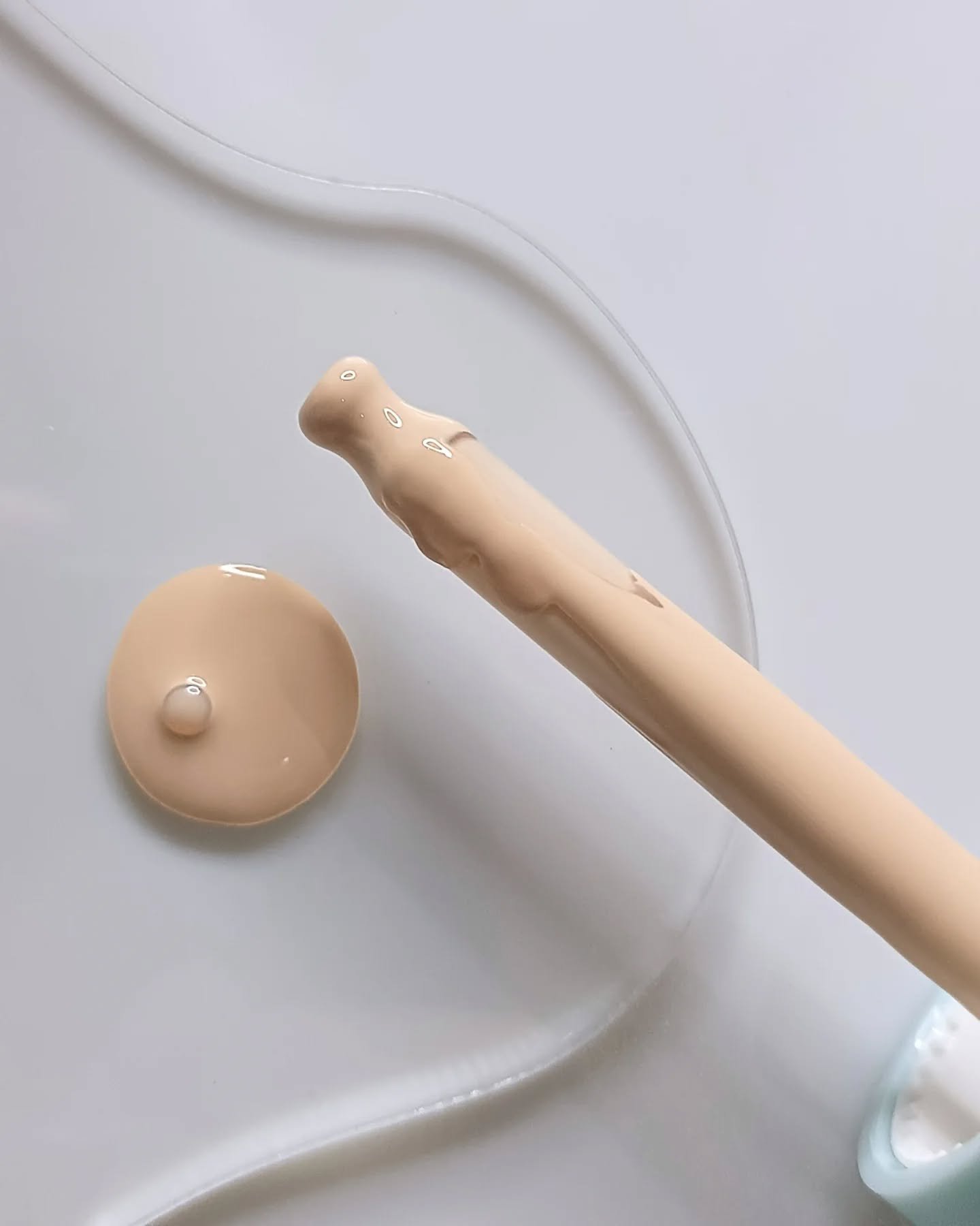 ラディアンスカラーセラム/Likebel/リキッドファンデーションを使ったクチコミ（2枚目）