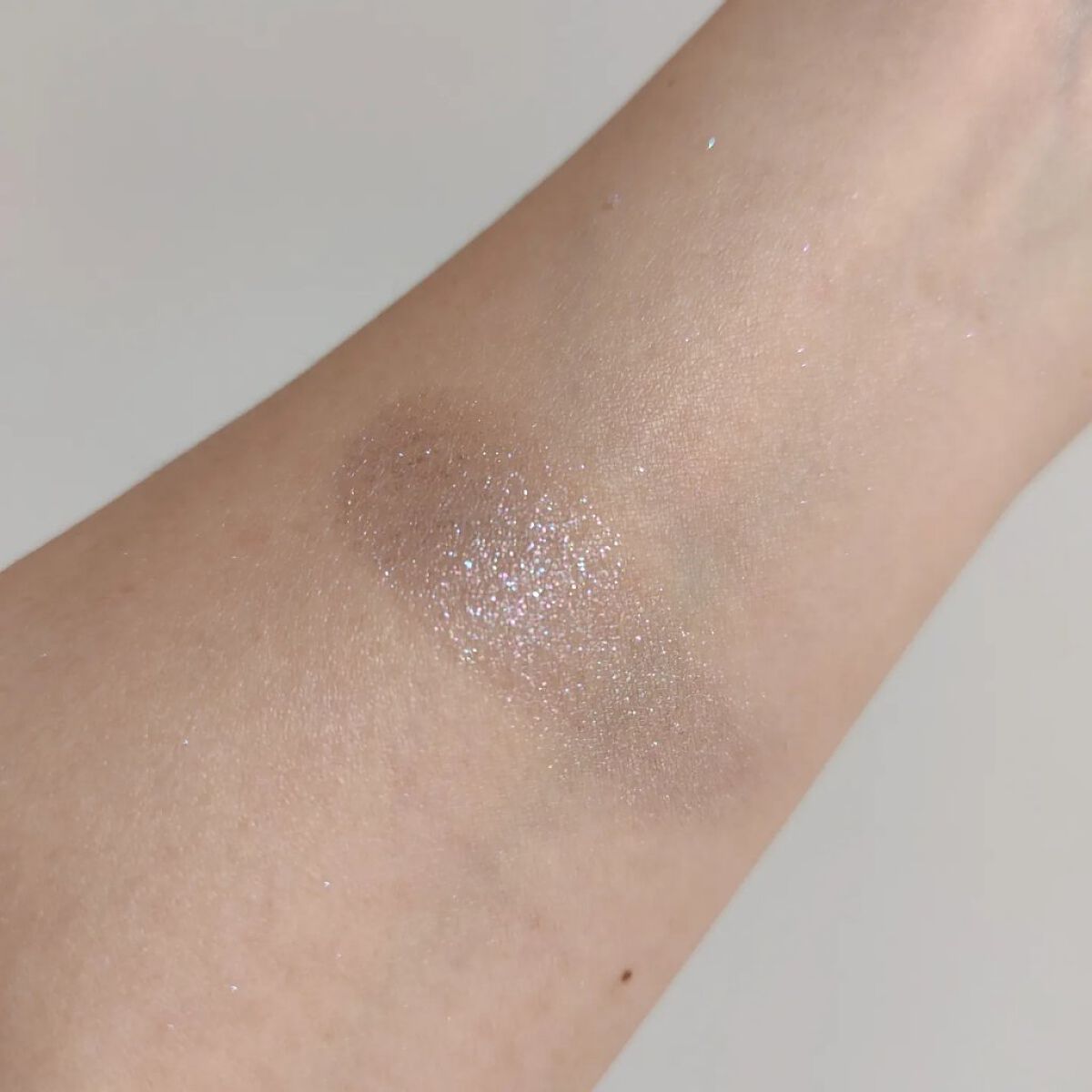 マルチグリッターカラー 15 UCHU（ウチュウ）/ENBAN TOKYO/単色アイシャドウを使ったクチコミ（3枚目）