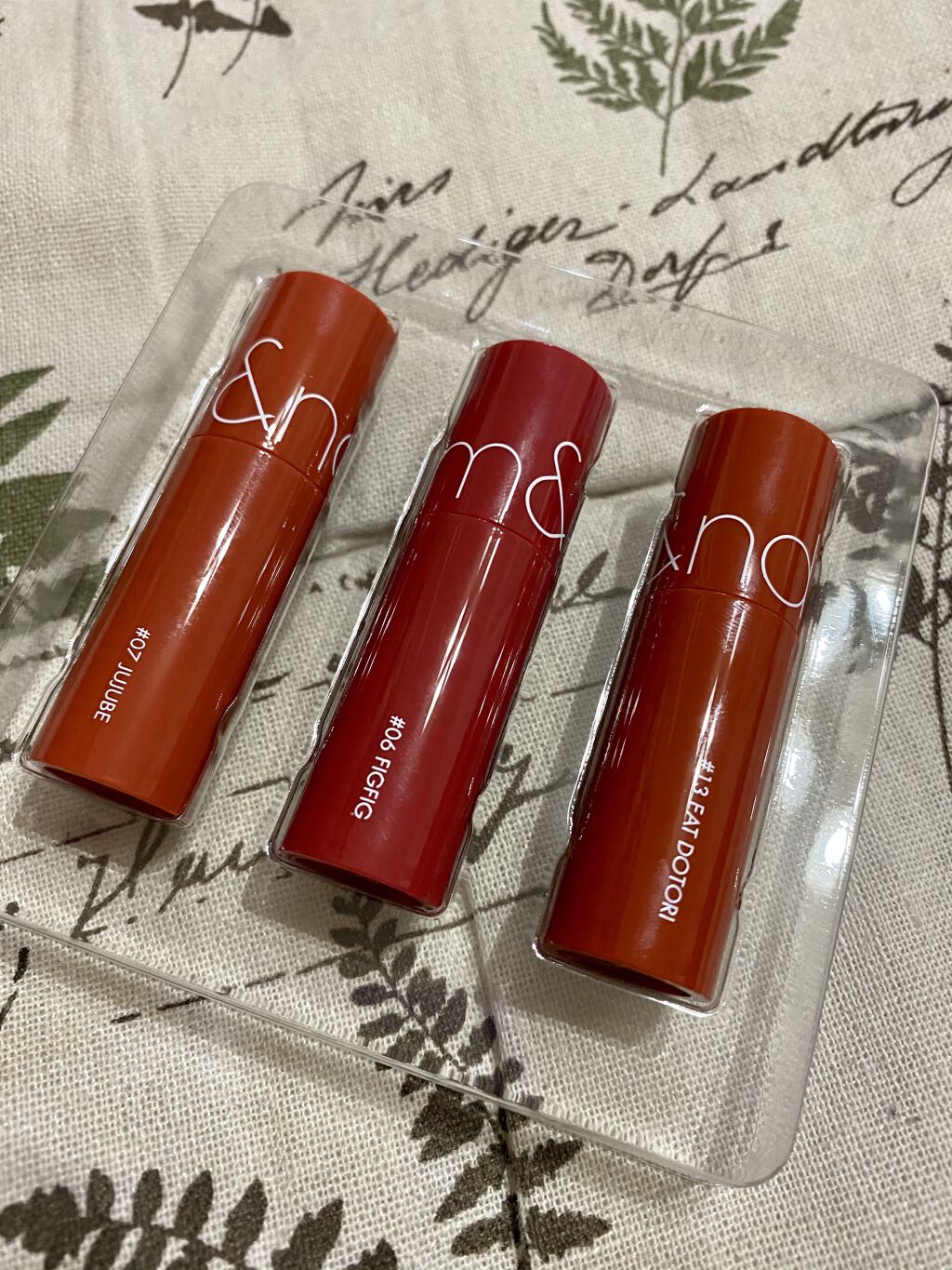 ジューシーラスティングティント/rom&nd/リップティントを使ったクチコミ（2枚目）