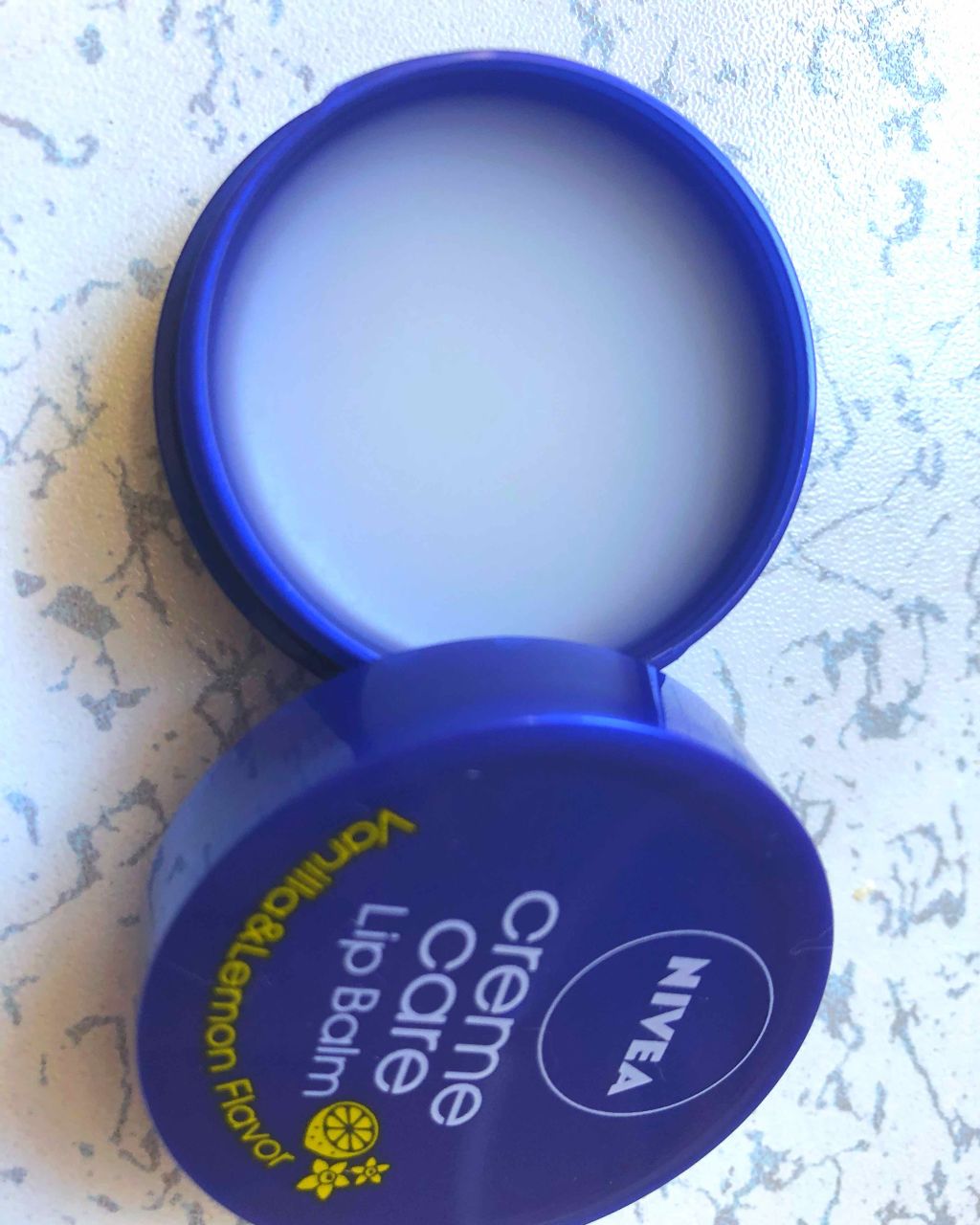 ニベア クリームケア リップバーム バニラ&レモンの香り/ニベア/リップケアを使ったクチコミ(3枚目)