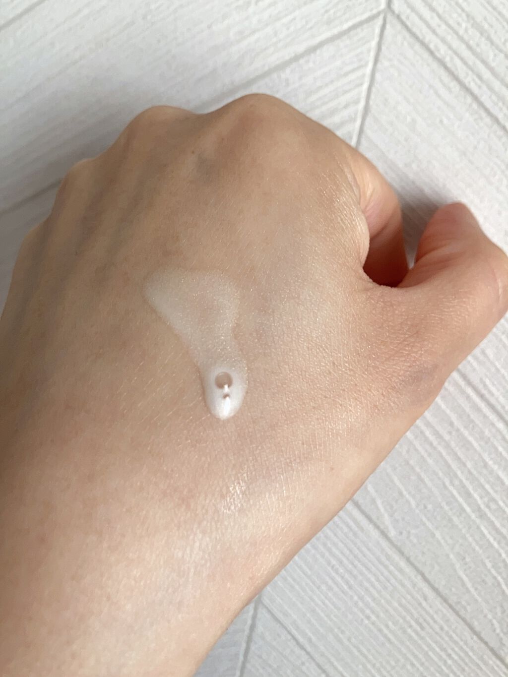 セロム ジュネス/ALGOTHERM(アルゴテルム)/アイケア・アイクリームを使ったクチコミ（3枚目）