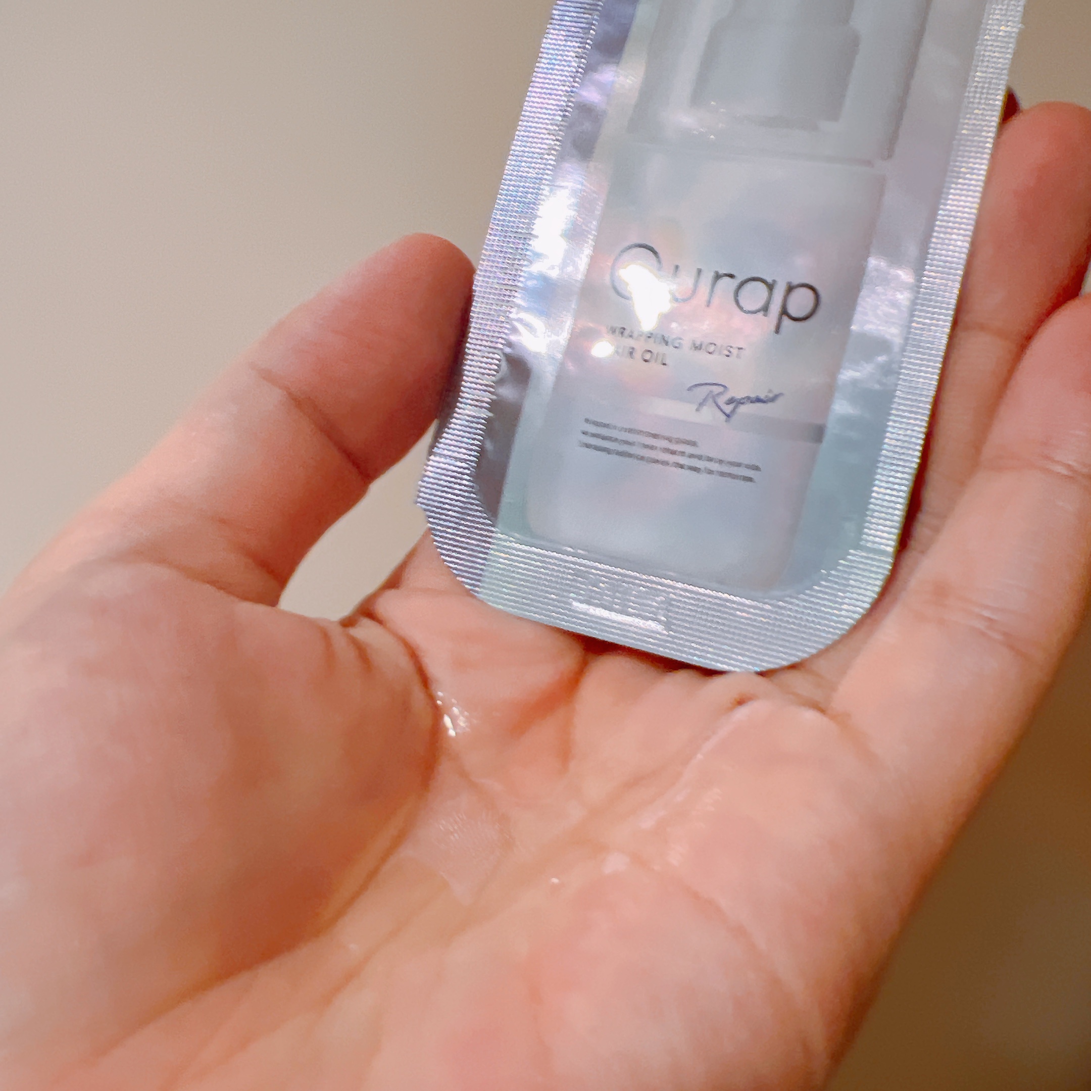 ラッピングモイストヘアオイル/Qurap/ヘアオイルを使ったクチコミ（3枚目）