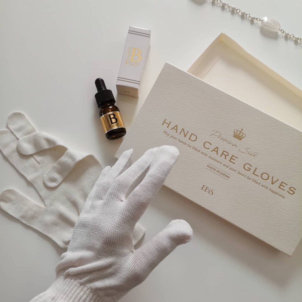 EBiS原液美容液をしみ込ませたシルク手袋/EBiS化粧品/ボディグッズを使ったクチコミ(4枚目)