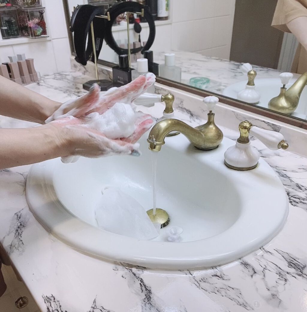 クレンジングリサーチ ソープ ピール&クリアのクチコミ「[夏メンテナンスに🍎爽快🧼ピールオフ]

封を開けたそばから…🍎🍎🍎の香りがすごい！
と評判💯.....」（2枚目）