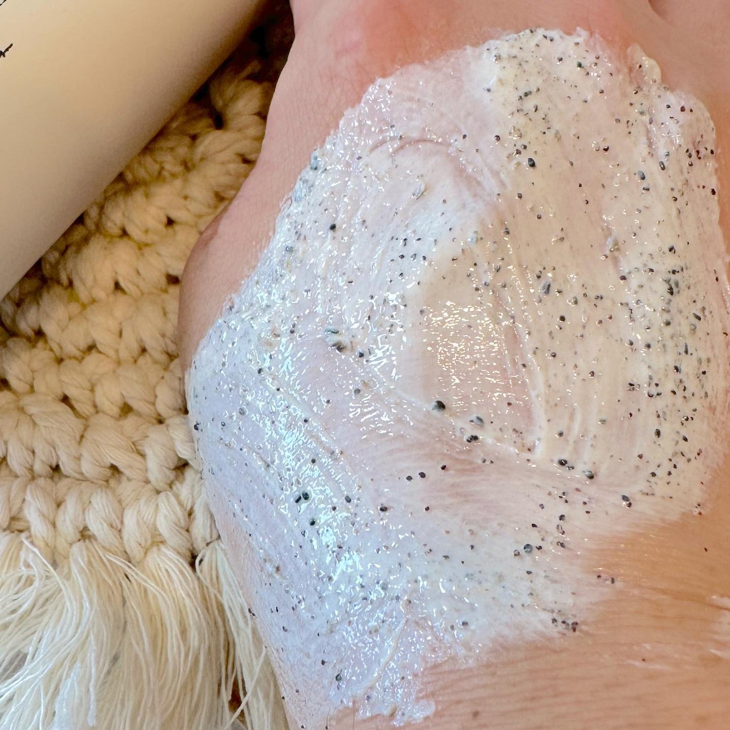 CLAY & SCRUB BODY WASH/SWATi MARBLe/ボディスクラブを使ったクチコミ(3枚目)