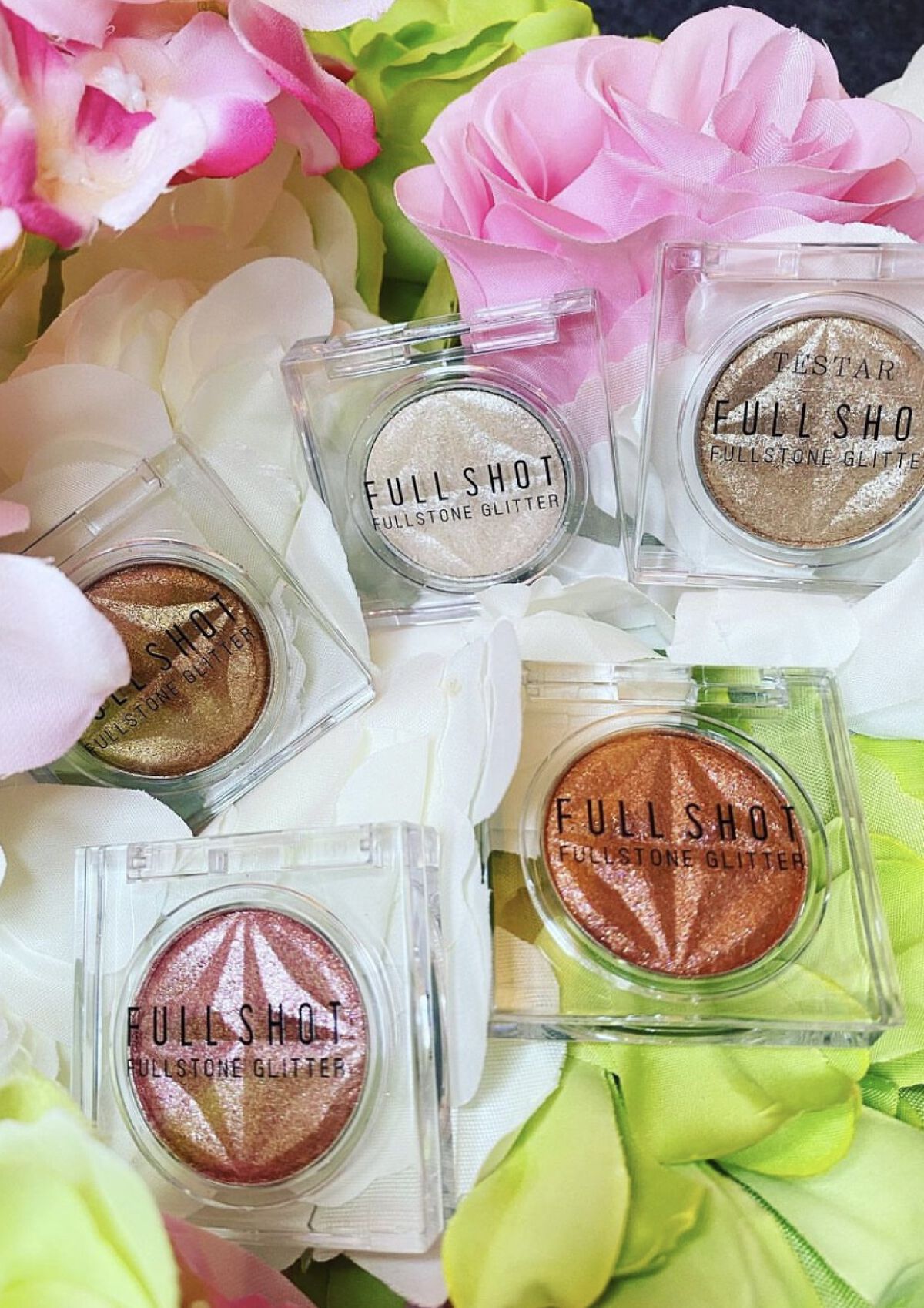 よしみのクチコミ「ミシャ　フルショット

輝くポイントハイライトが美しい✨✨

ギラギラしない　
気品あるラメ
.....」（1枚目）