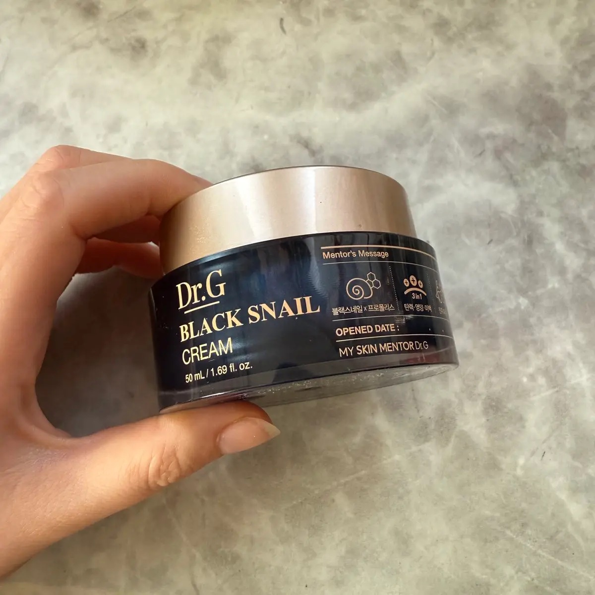 #PR Dr.G様@drg_jp_official よりいただきました🎁✨

ブラックスネイルクリーム✨

ねっとりしっとりなクリーム🤍
いただいてからクリームこれしか使っとらん…良すぎる…
まだまだ乾燥するこの季節にもってこいのこって