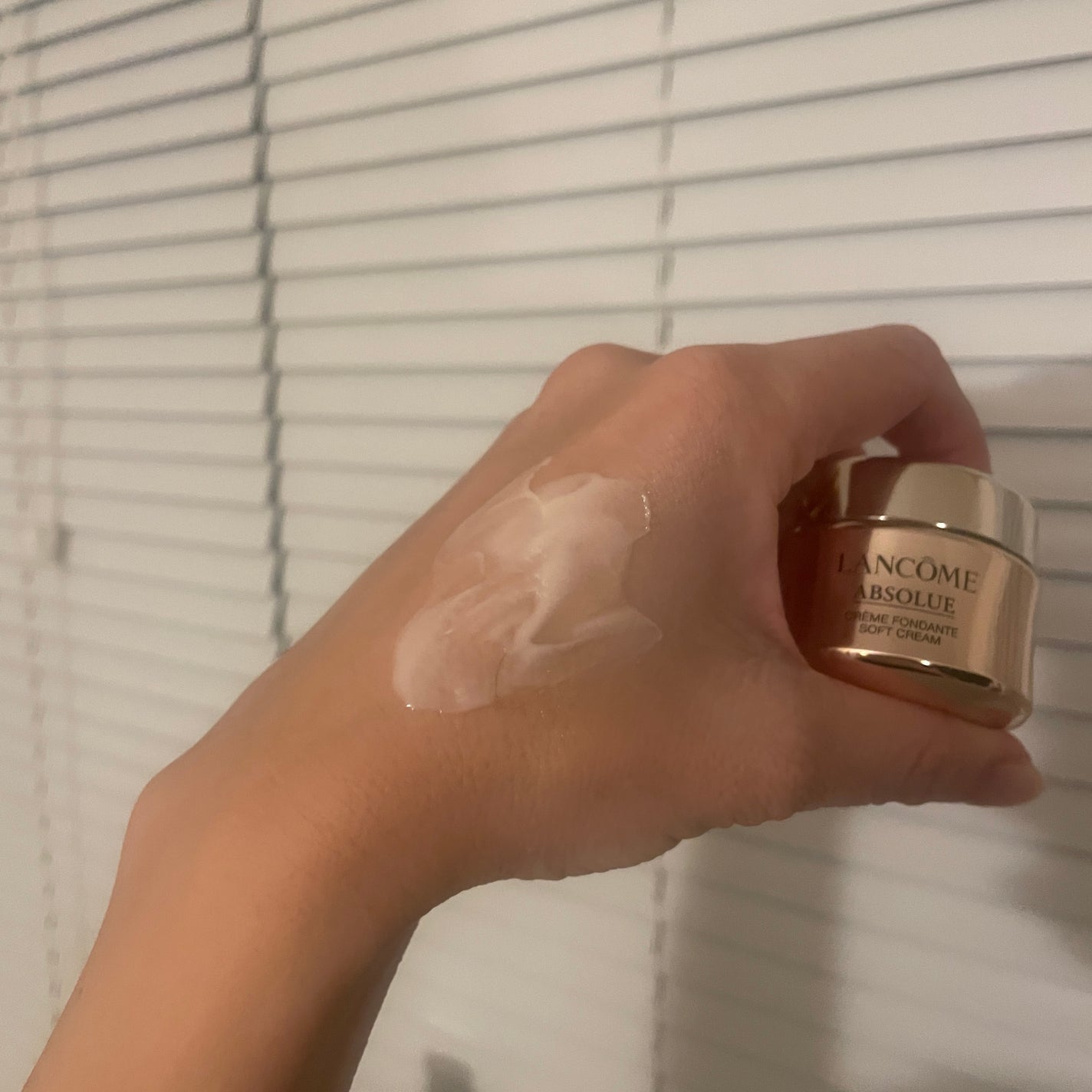 アプソリュ ソフトクリーム/LANCOME/フェイスクリームを使ったクチコミ(2枚目)