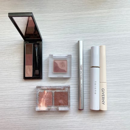 トーン ペタル アイシャドウ/to/one/アイシャドウパレットを使ったクチコミ(1枚目)