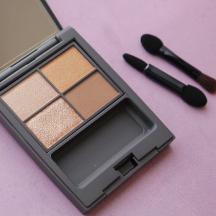 アンノウンアイズ/STEIASUR(ステイアシュール)/アイシャドウパレットを使ったクチコミ(4枚目)