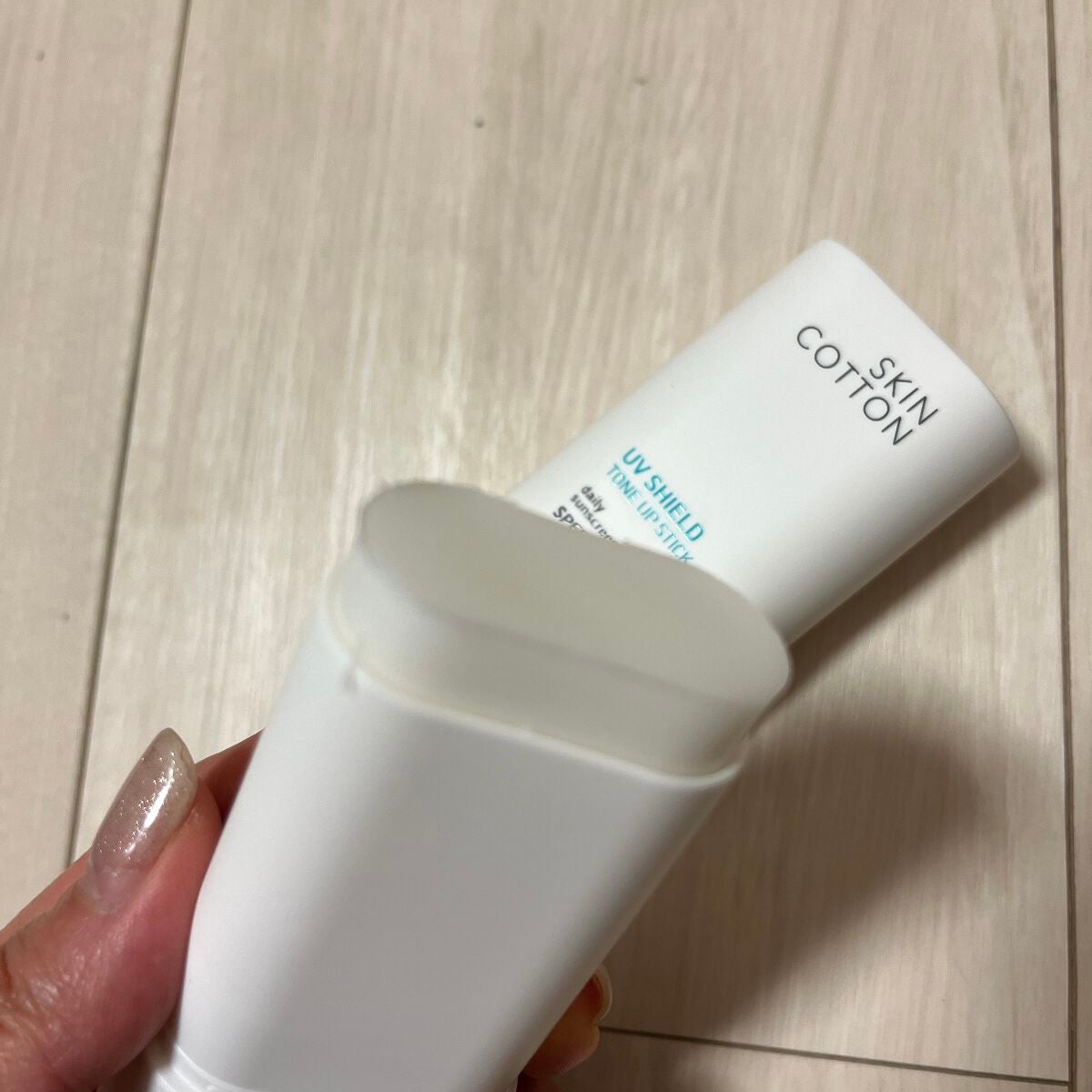 UVシールド トーンアップスティック/スキンコットン/日焼け止めスティックを使ったクチコミ(2枚目)
