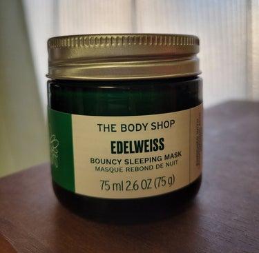 THE BODY SHOP / ＥＤＷ バウンシィ スリーピングマスク

肌の乾燥がかなり気になってきたので買ってみました。

スパチュラで掬ったら柔らかいミルクプリンみたいな感じでちょっと美味しそうっ