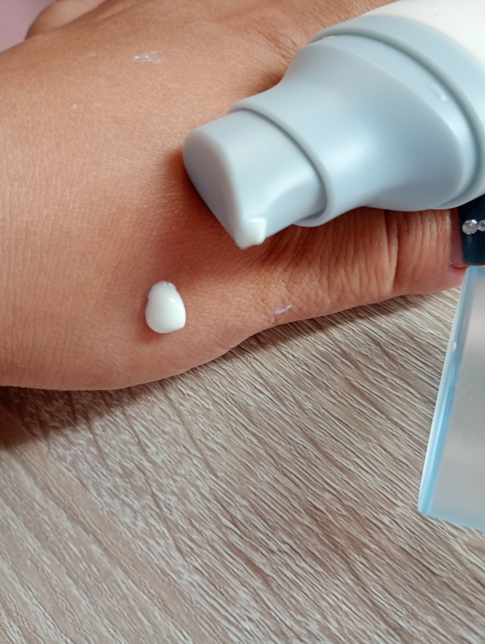 ヒアルーシカ ウォーターフィット サンセラム/SKIN1004/日焼け止めローションを使ったクチコミ（2枚目）