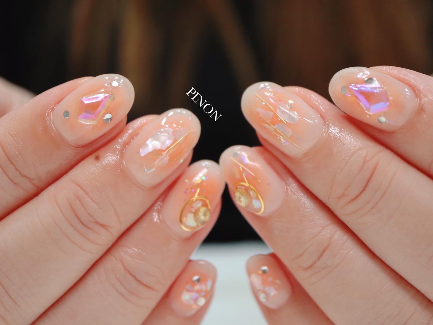 #キラキラネイル,#チークネイルのネイルデザイン