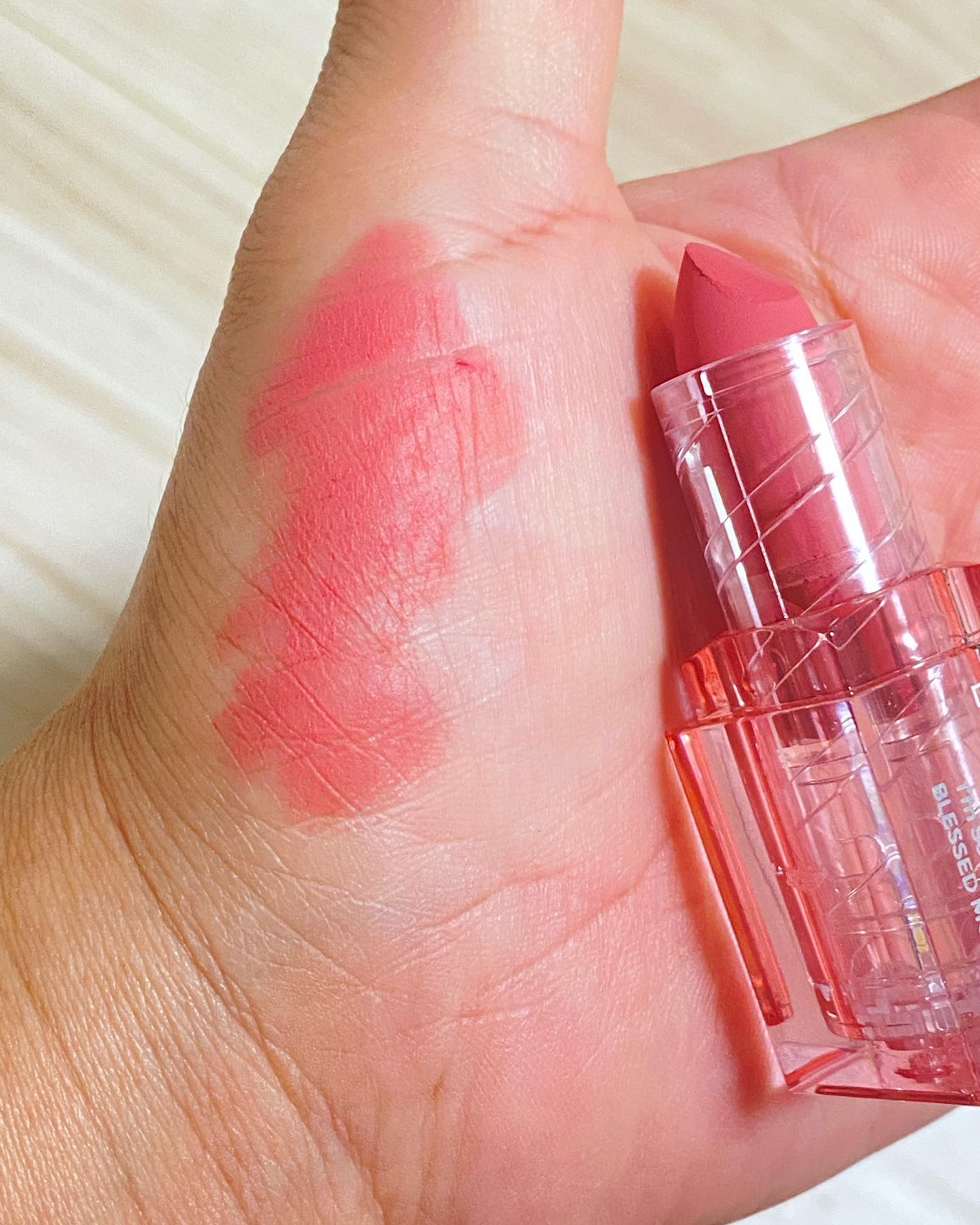 アイムミュートリップスティック/BLESSED MOON/口紅を使ったクチコミ（3枚目）