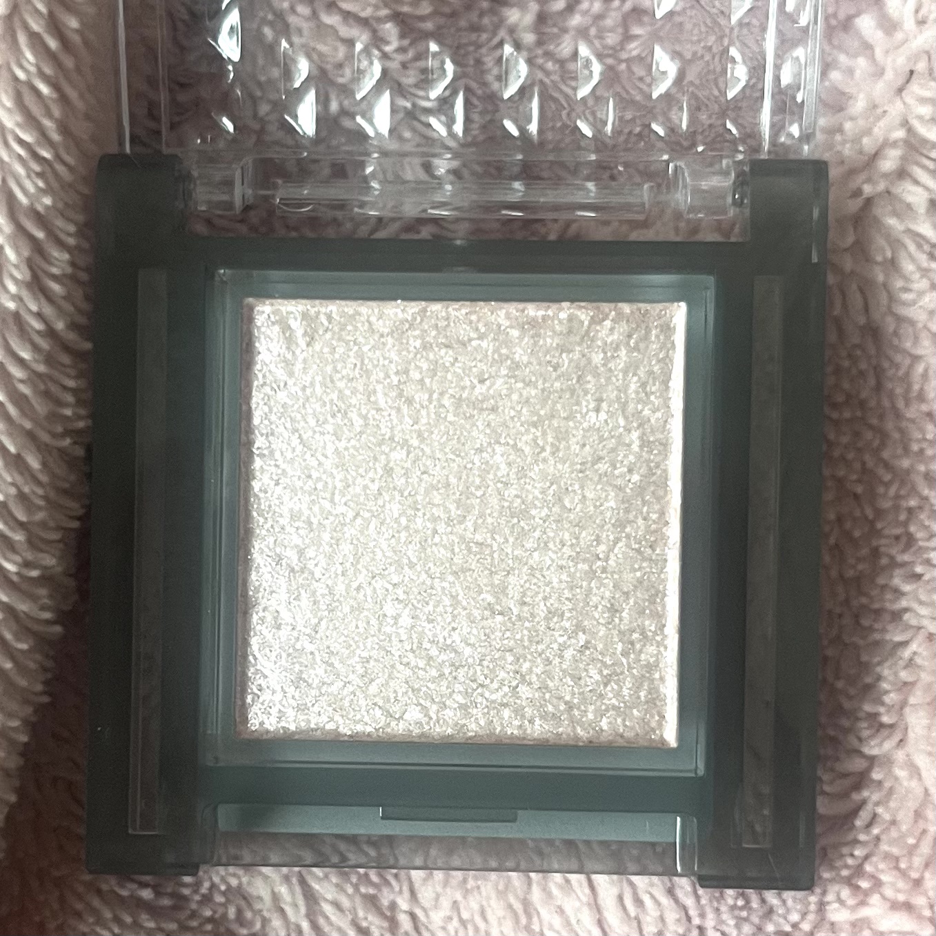 シングルシャイニーアイシャドウ/CEZANNE/アイシャドウを使ったクチコミ（2枚目）