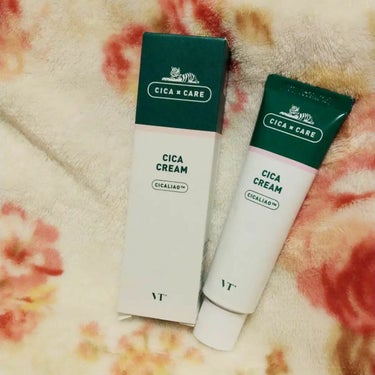 CICAといえば、トラのマークですよね🐅✨
最近話題のVT COSMETICS CICA クリーム
を使ってみました❣️

乾燥で荒れた肌に水分を与え落ち着かせ、乱れた油分と水分バランスを整え、肌へ保湿