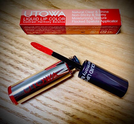 UTOWA ML リキッドリップカラーのクチコミ「#ウトワ
#リキッドリップカラー RD581
#赤リップ 
「洗練された発色、シルキーなツヤ.....」(1枚目)