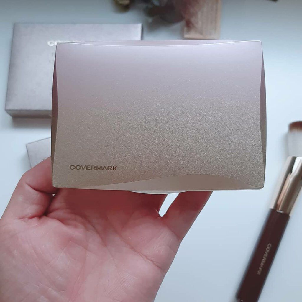 シルキー フィット/COVERMARK/パウダーファンデーションを使ったクチコミ(3枚目)