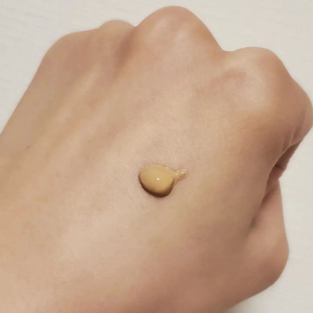 リキッドファンデーション｜AAAA.の色味は？色選びの参考になる口コミ