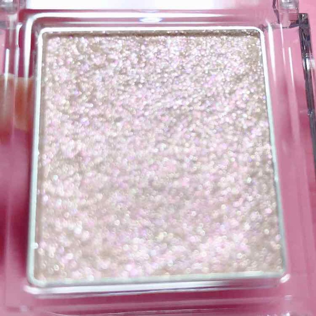 プリズム パウダーアイカラー 001 ホワイト/リンメル ロンドン/単色アイシャドウを使ったクチコミ（2枚目）