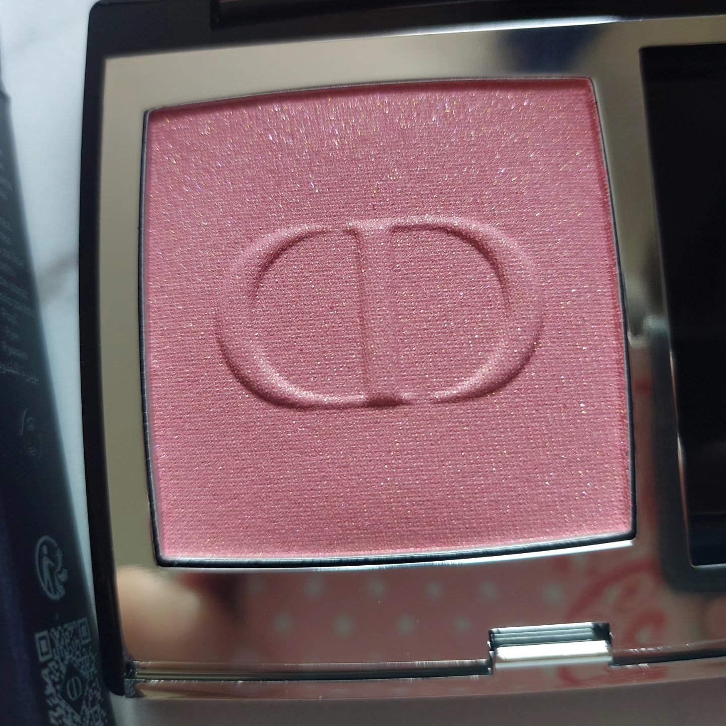 ディオールスキン ルージュ ブラッシュ 212 チュチュ ホログラフィック/Dior/パウダーチークを使ったクチコミ（1枚目）