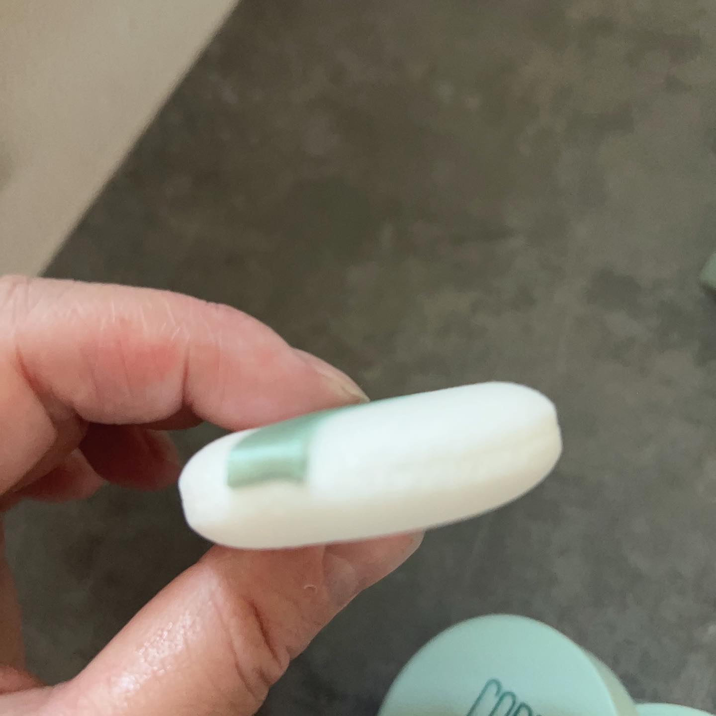 オイルカットパウダー/CODE GLO KOLOR/プレストパウダーを使ったクチコミ（3枚目）