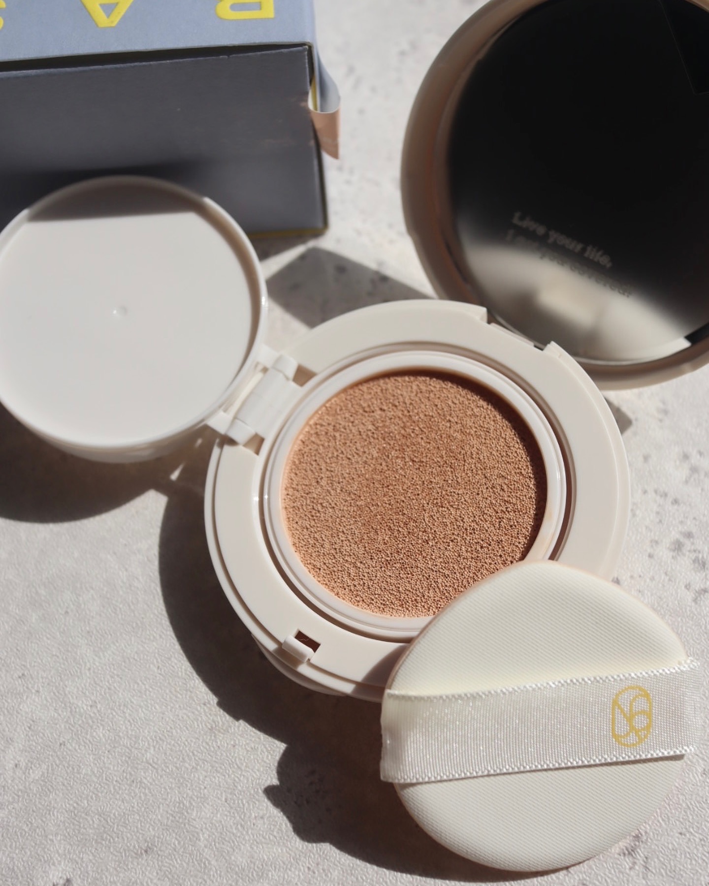 ヌーディステディクッション/SUREBASE/クッションファンデーションを使ったクチコミ（3枚目）