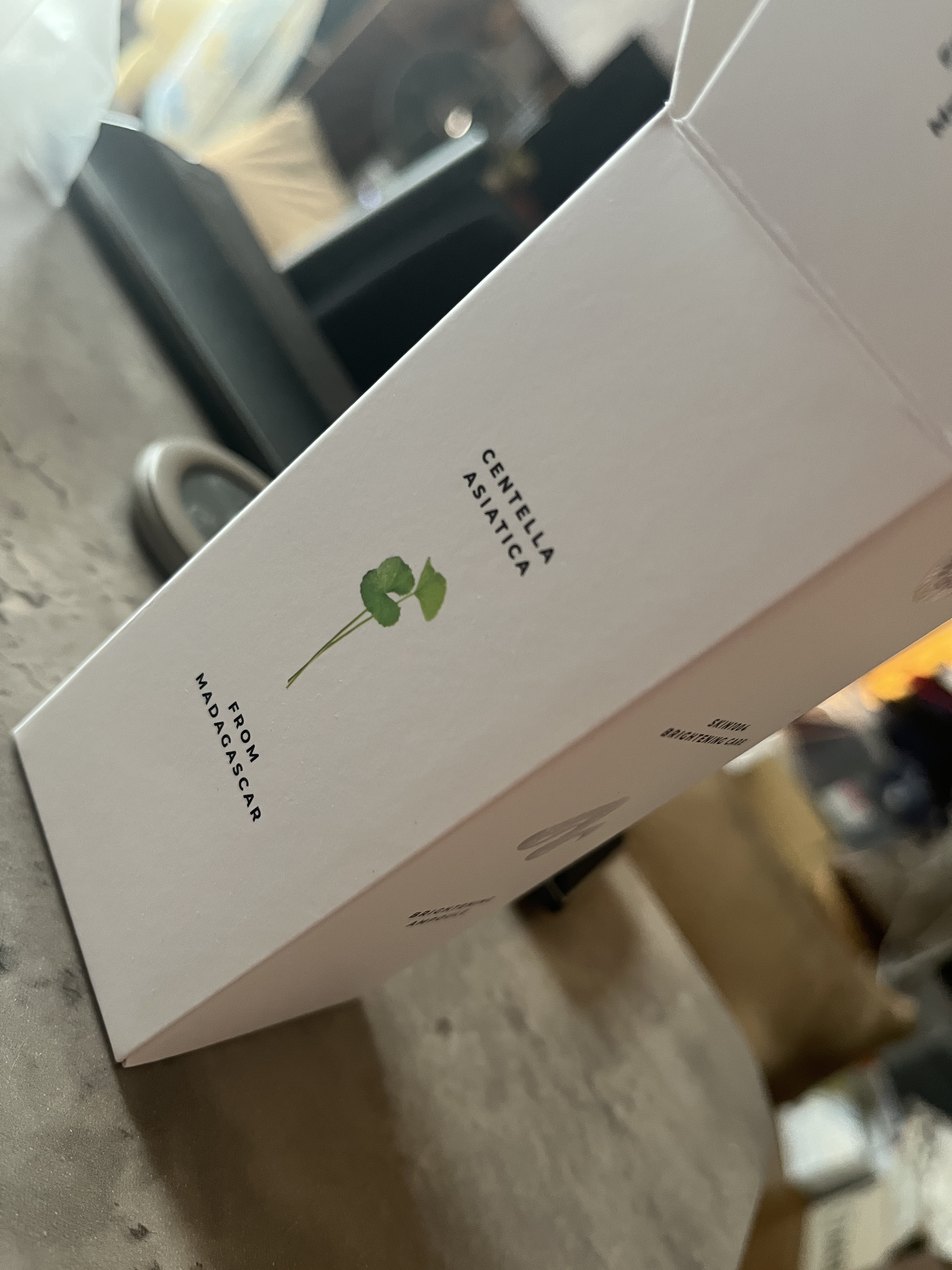 トーンブライトニング カプセルアンプル/SKIN1004/美容液を使ったクチコミ（3枚目）