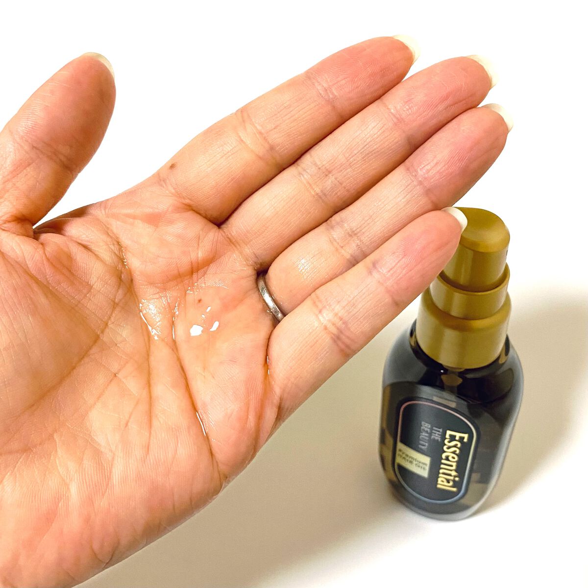 髪のキメ美容プレミアムヘアオイル/エッセンシャル/ヘアオイルを使ったクチコミ(4枚目)