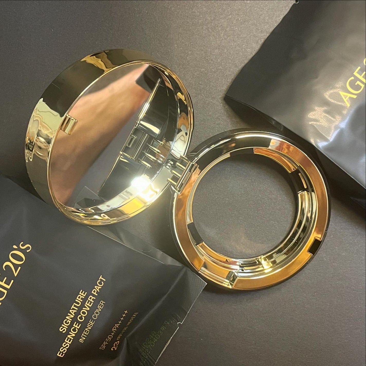 SIGNATURE ESSENCE COVER PACT /AGE20’s/クリーム・エマルジョンファンデーションを使ったクチコミ(2枚目)