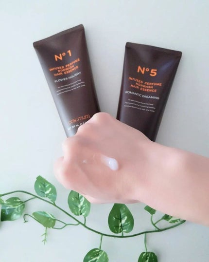 インフューズドパフュームノンウォッシュヘアエッセンス/cos:mura/洗い流すヘアトリートメントを使ったクチコミ(3枚目)