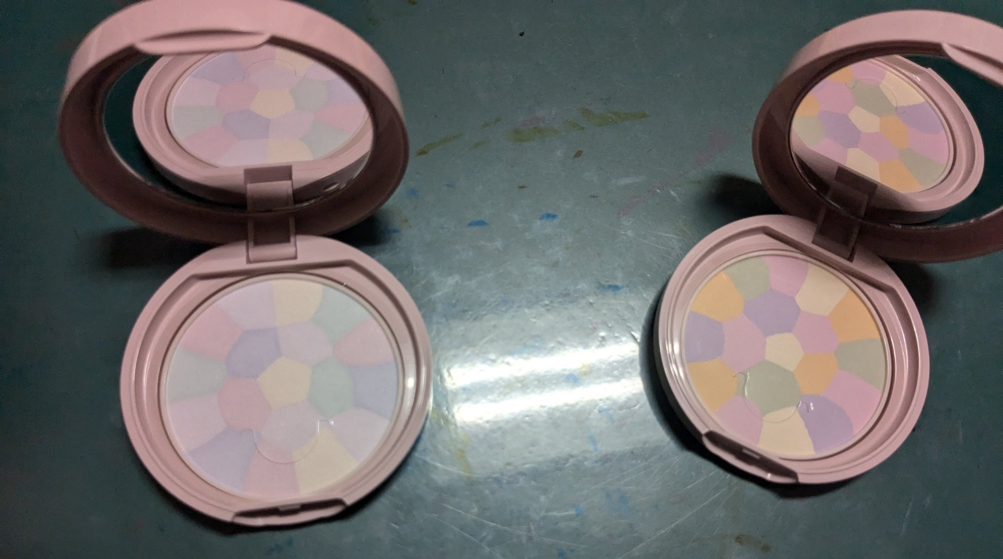 イルミネイティングフィニッシュパウダー　～Abloom～/キャンメイク/プレストパウダーを使ったクチコミ（2枚目）