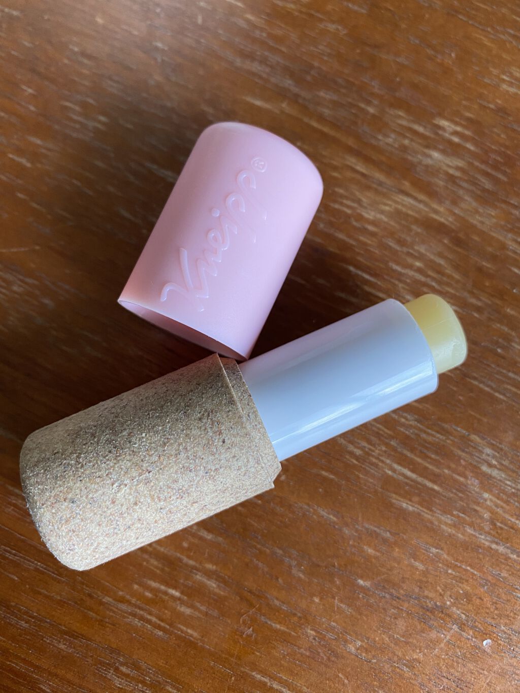 オーガニック リップバーム スイートアーモンドの香り/クナイプ/リップケアを使ったクチコミ（1枚目）