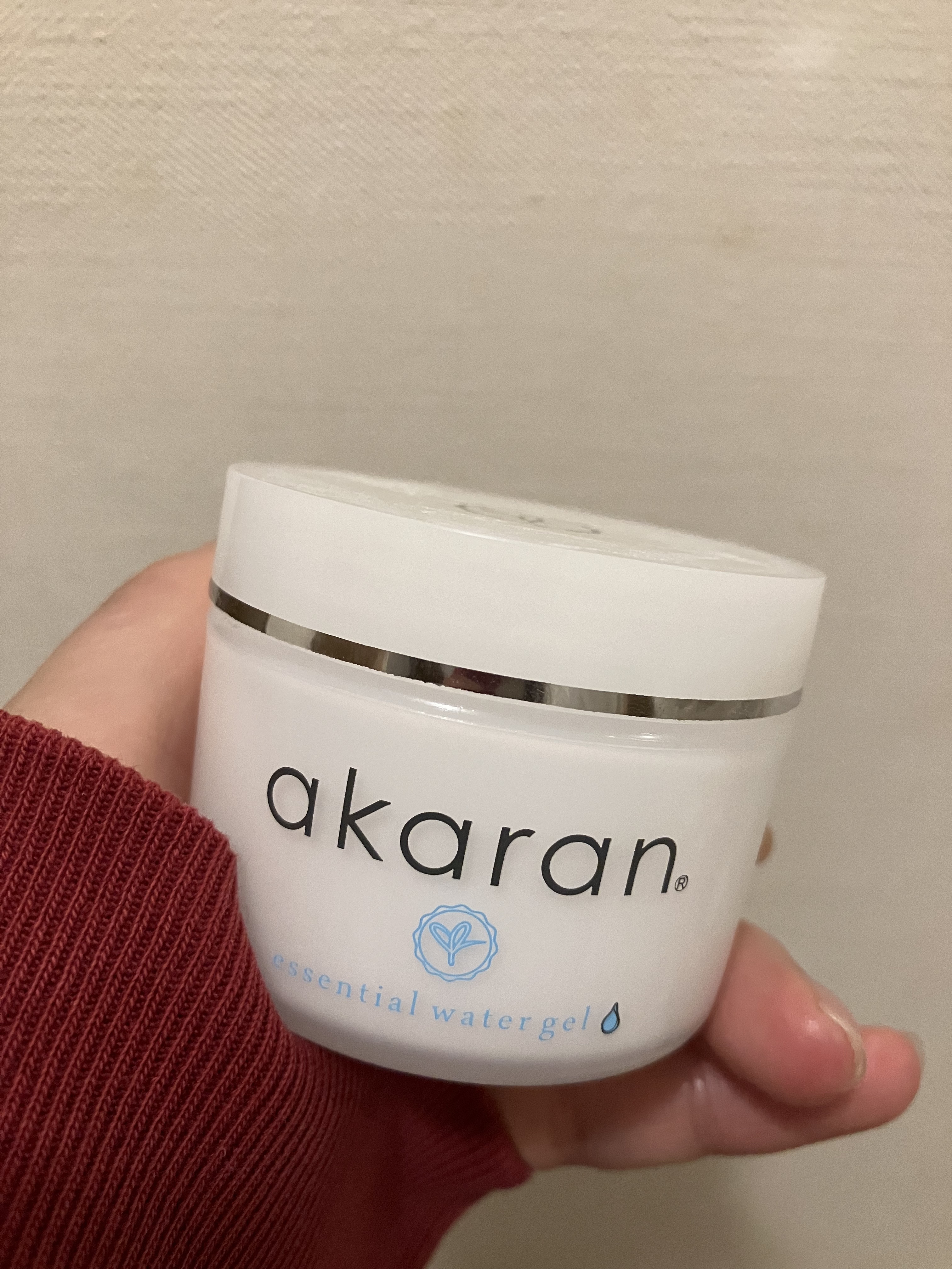 エッセンシャル ウォータージェル/アカラン/オールインワン化粧品を使ったクチコミ（1枚目）