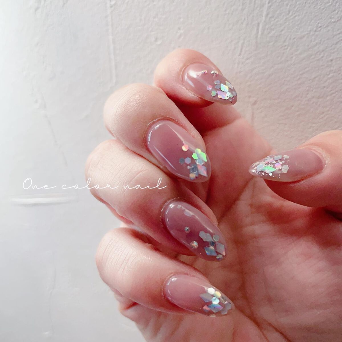 M★chi on LIPS 「ネイル記録簿キラっキラのOnecolornail✨すこーしパー..」(1枚目)