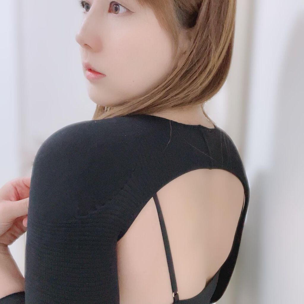 あやこ♡フォロバ100(投稿のある方) on LIPS 「〔URONA〕背筋がピン&腕がスラ〜ってしてる女性って素敵だよ..」(5枚目)