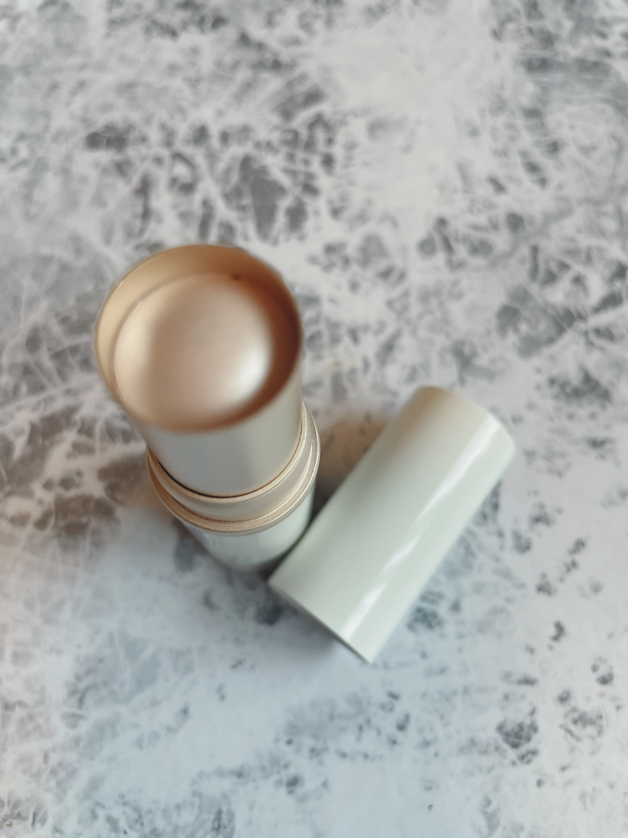 トゥルーディメンションラディアンスバーム/hince/スティックハイライトを使ったクチコミ（2枚目）