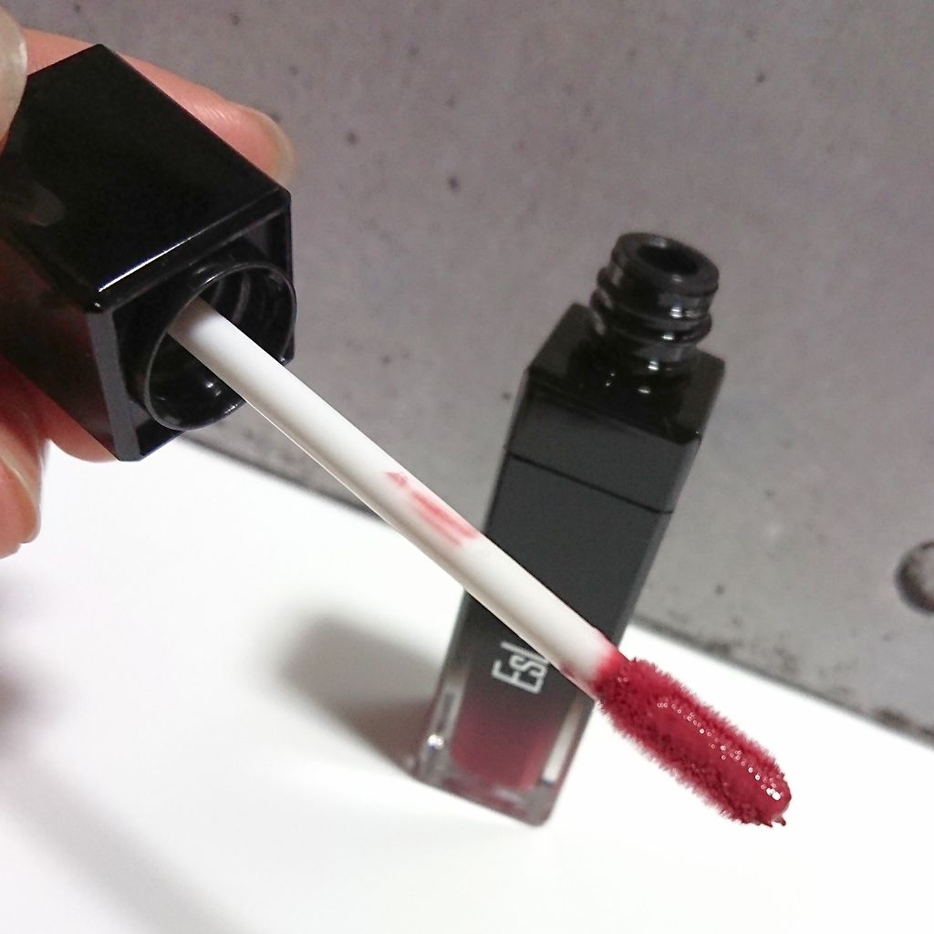EsLucy マットリップのクチコミ「乾かないし色も使いやすいマットリップ。
プランパー効果や潤い成分も入っていることもあるので、
.....」（2枚目）