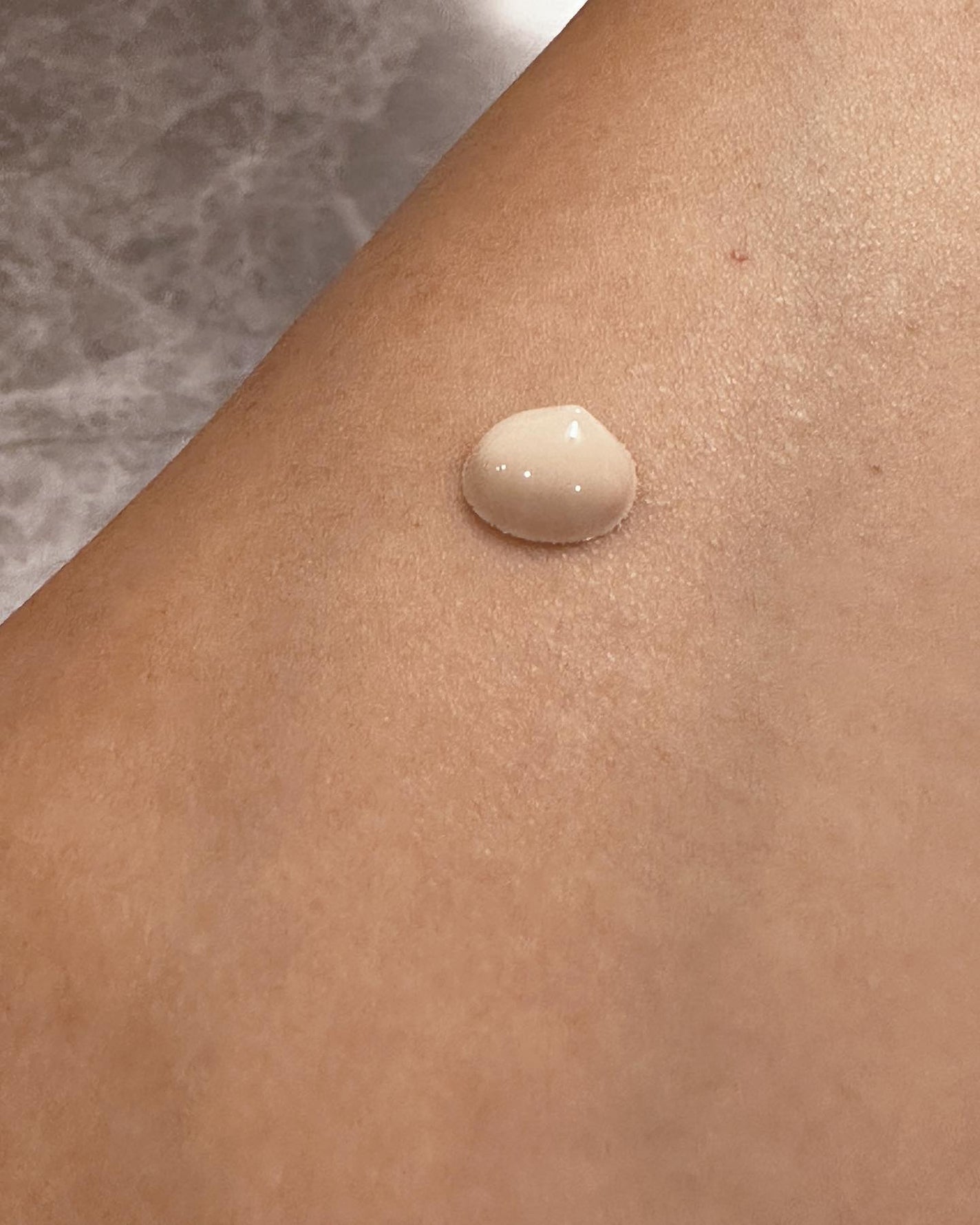 ライトリフレクティング トーンアップヴェール/NARS/化粧下地を使ったクチコミ(3枚目)