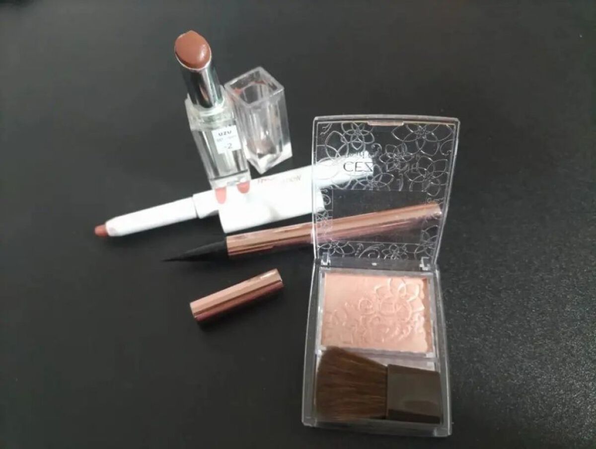 パールグロウチーク/CEZANNE/パウダーチークを使ったクチコミ（2枚目）