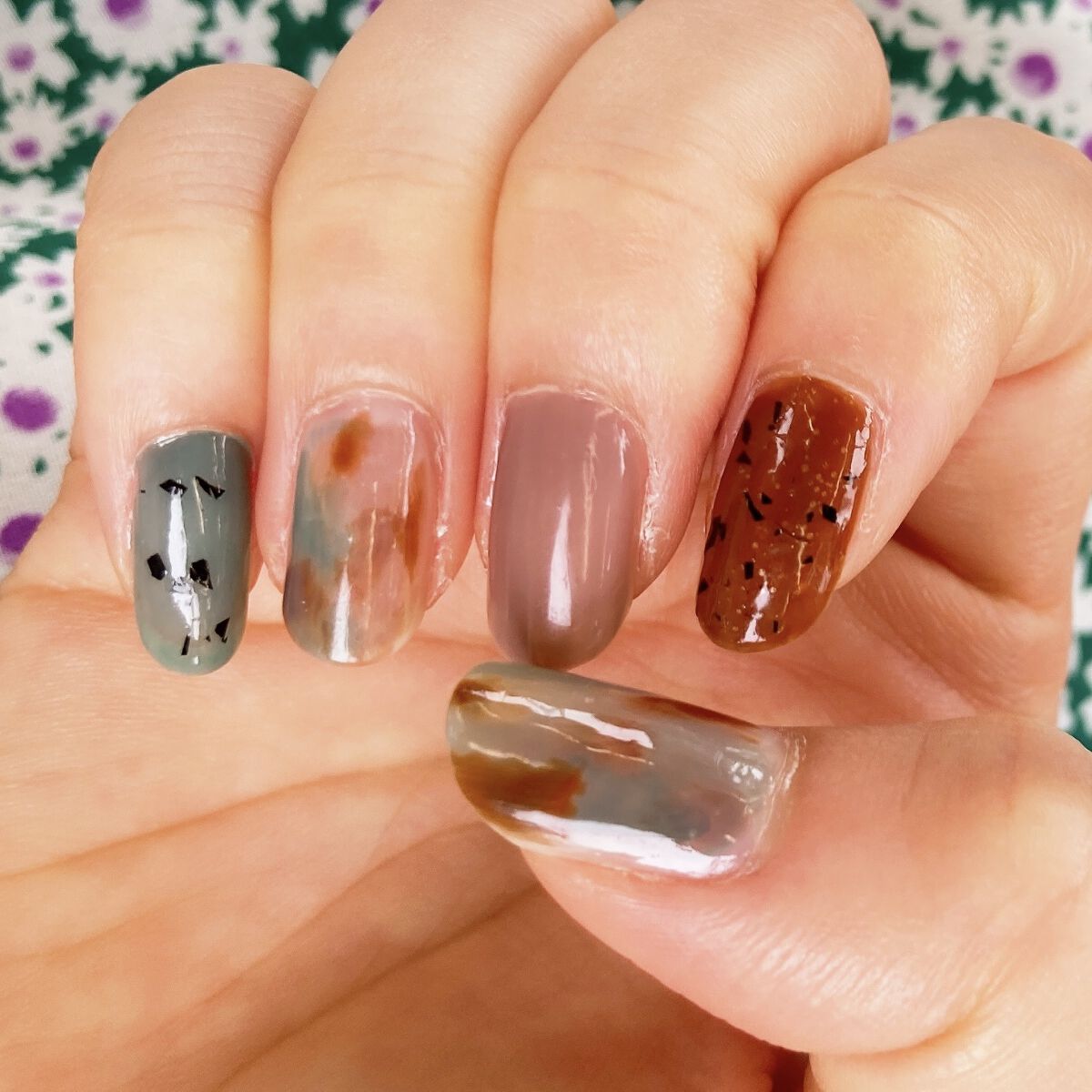 カラフルネイルズ/キャンメイク/マニキュアを使ったクチコミ（2枚目）