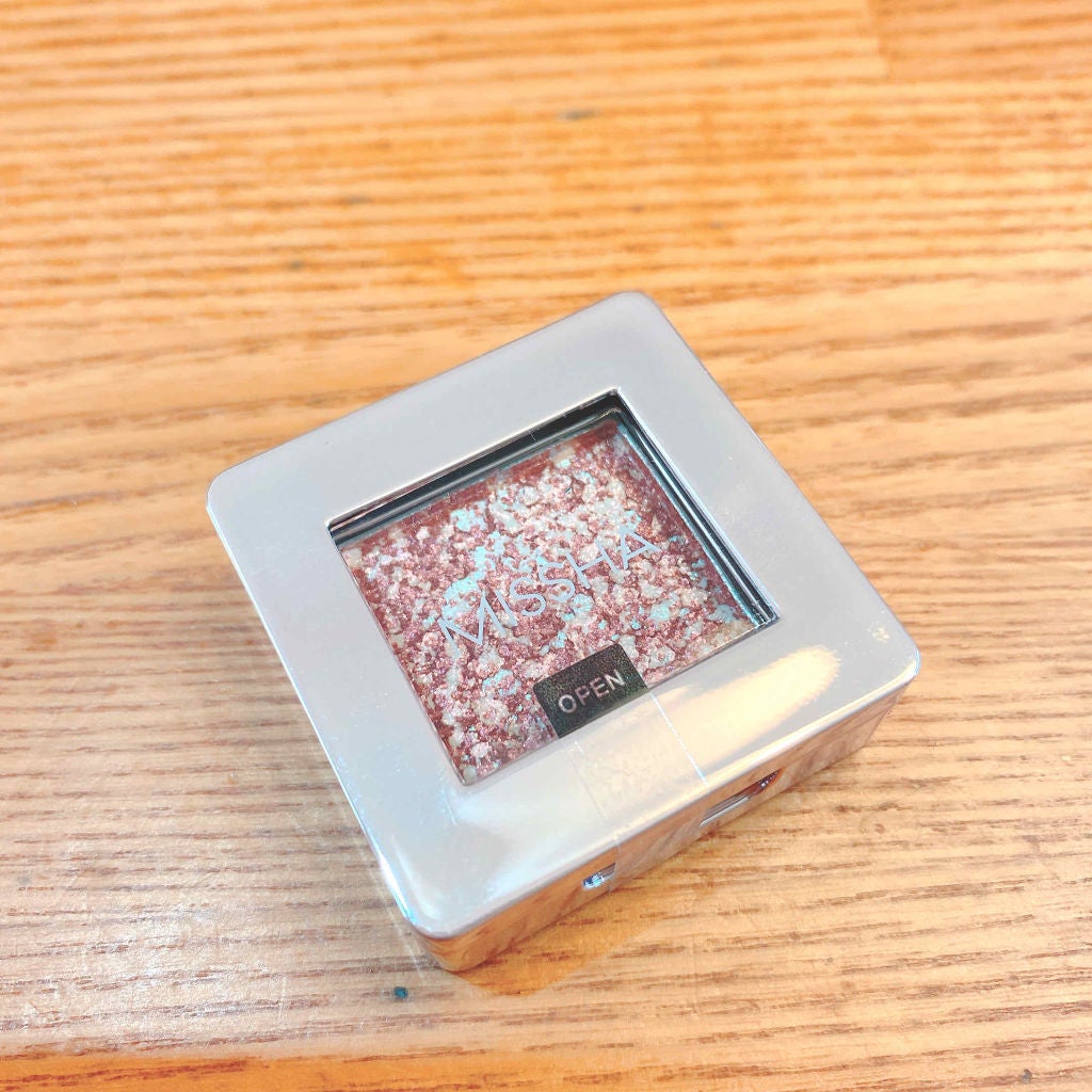 グリッタープリズム シャドウ/MISSHA/グリッターを使ったクチコミ(1枚目)