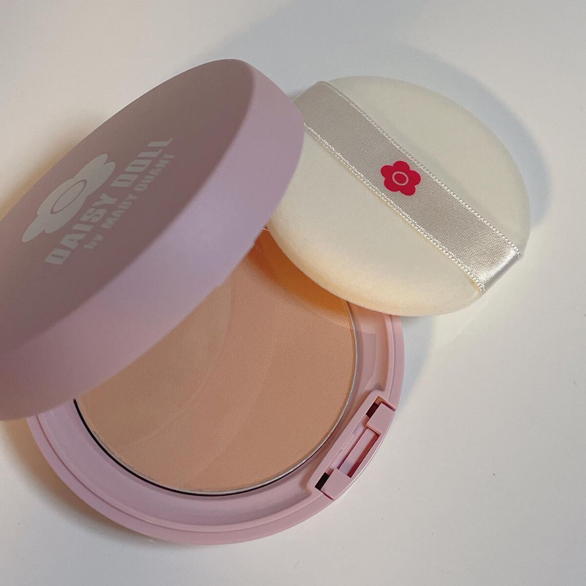 フェイス パウダー/DAISY DOLL by MARY QUANT/プレストパウダーを使ったクチコミ(3枚目)