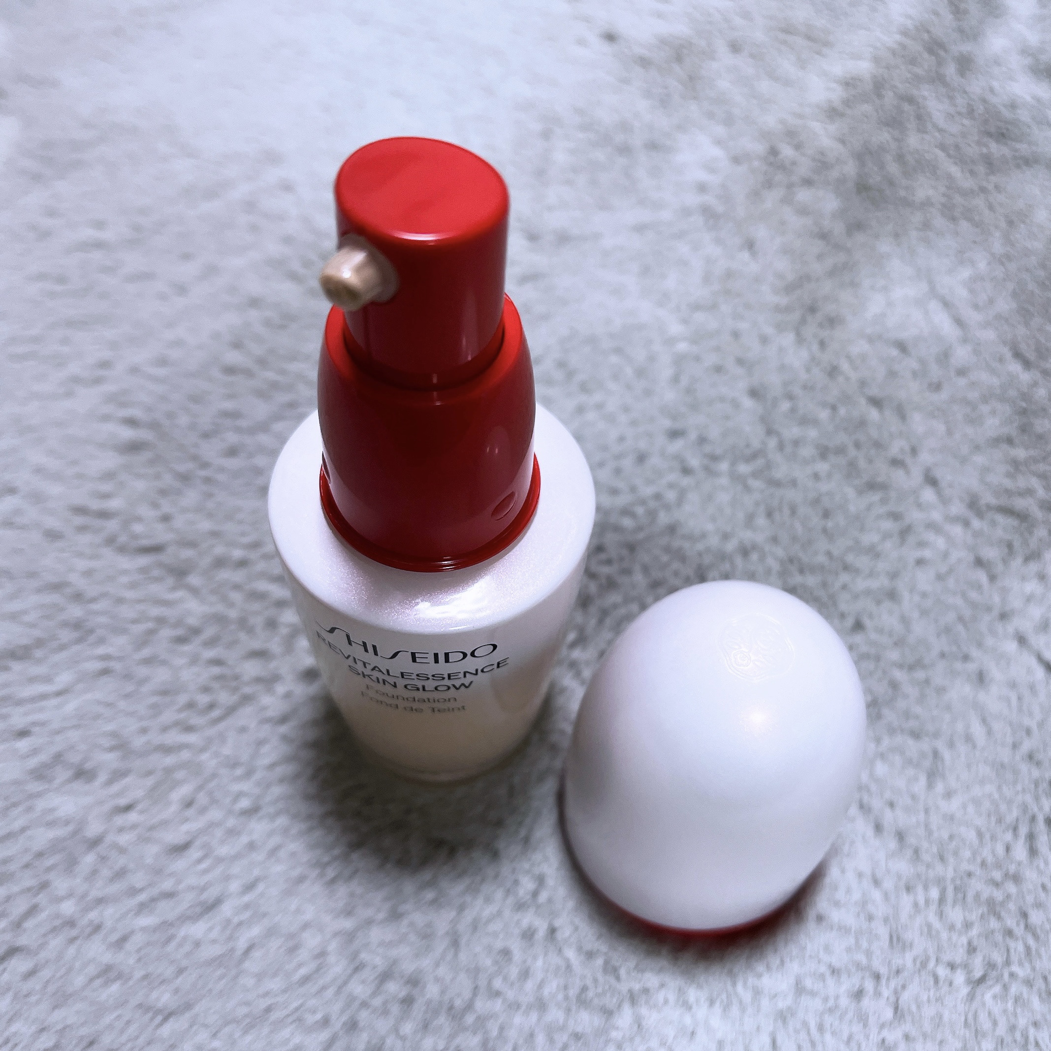 エッセンス スキングロウ ファンデーション 140 Porcelain/SHISEIDO/リキッドファンデーションを使ったクチコミ（3枚目）